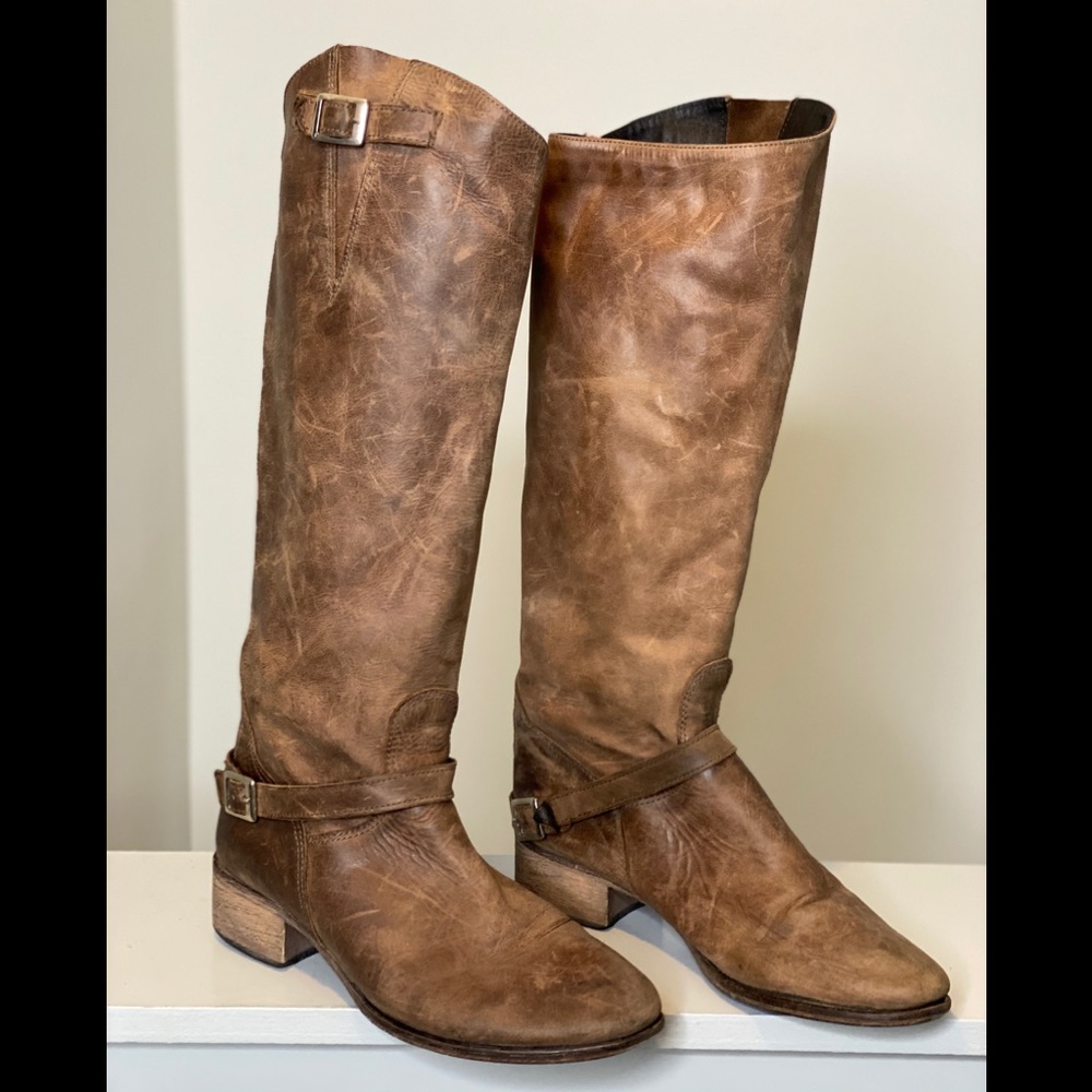 Charles David Red Zip Moto Boot size 8